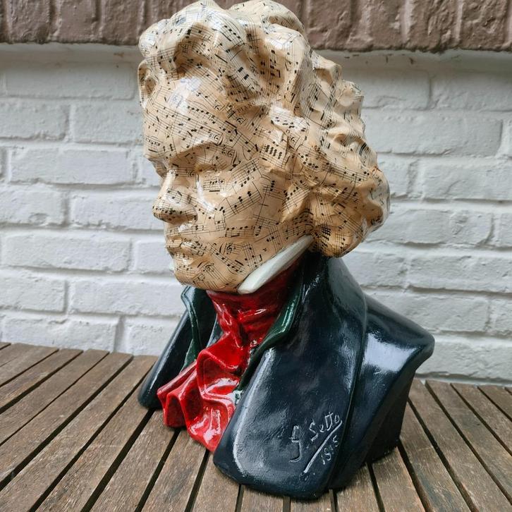 Buste Beethoven. Uniek stuk. Collage met muziekpartituur., Antiek en Kunst, Kunst | Beelden en Houtsnijwerken, Ophalen