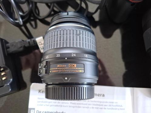 NIKON reflexcamera D3000 met Nikon lens DX 18-55m, draagtas, Verzamelen, Foto-apparatuur en Filmapparatuur, Fototoestel, 1980 tot heden