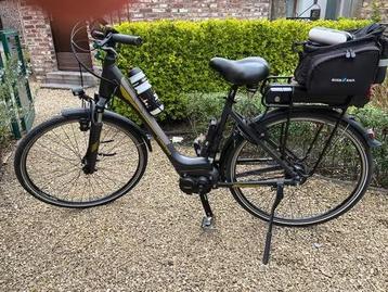 Superbe vélo électrique comme neuf avec accessoires 