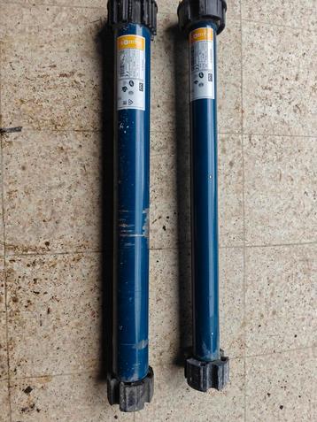 2 motoren voor rolluiken of zonnewering beschikbaar voor biedingen