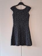 Kleedje - maat 34 - Lola & Liza, Kleding | Dames, Jurken, Ophalen, Zo goed als nieuw, Maat 34 (XS) of kleiner, Boven de knie