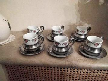 Service met 6 tasjes en tinnen onder bordjes 95 % tin (650 g beschikbaar voor biedingen