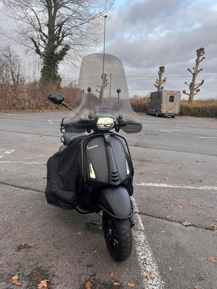 Vespa sprint notte, Fietsen en Brommers, Scooters | Vespa, Zo goed als nieuw, Ophalen