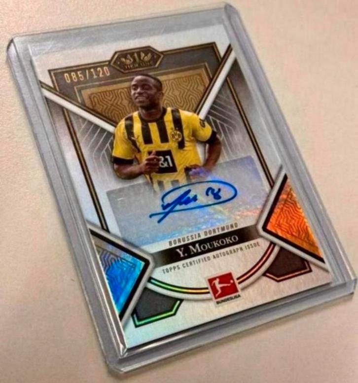 Topps Youssoufa Moukoko Young Gold GESIGNEERD /120 limited, Verzamelen, Sportartikelen en Voetbal, Nieuw, Spelerskaart, Ophalen of Verzenden