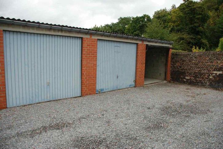 Garage pour voiture ou garde meuble, Immo, Garages & Places de parking, Charleroi