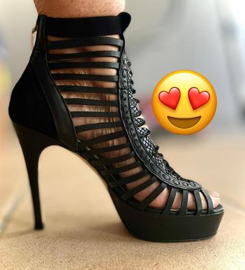 NIEUW *** PRACHTIGE PUMPS in leder beschikbaar voor biedingen