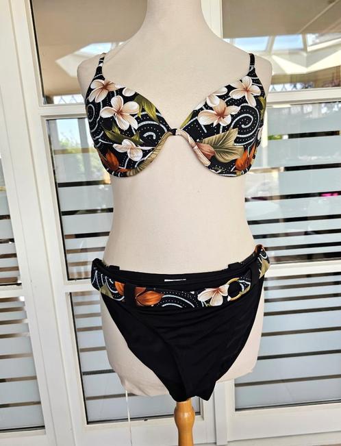Zwarte bedrukte bikini – maat 48/50, Kleding | Dames, Badmode en Zwemkleding, Zo goed als nieuw, Bikini, Zwart, Ophalen of Verzenden