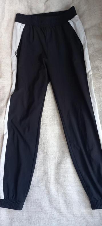 Nieuwe sportbroek H&M  Mt S beschikbaar voor biedingen