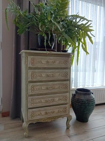 Upcycled ladekastje beschikbaar voor biedingen