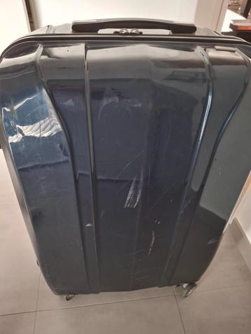 Reiskoffer gratis 50cm op 75cm beschikbaar voor biedingen