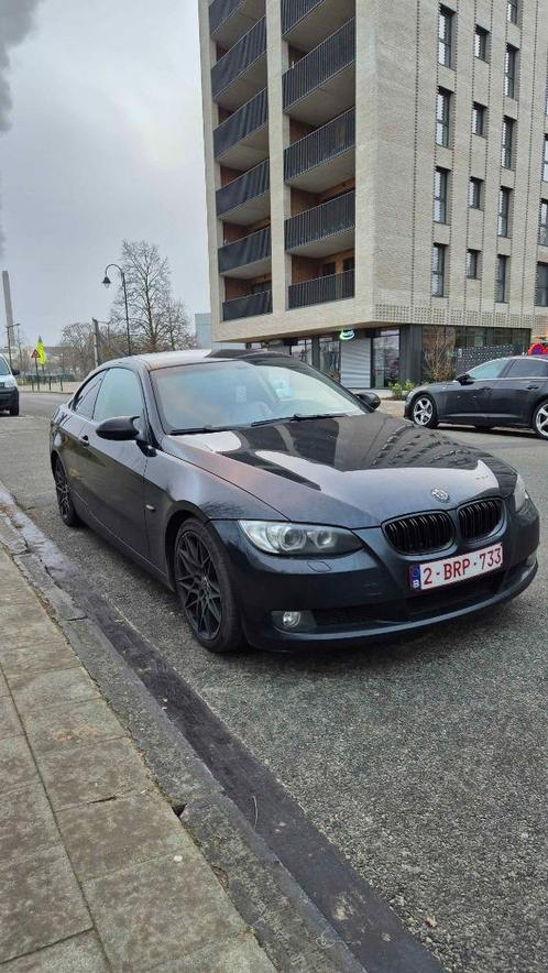 BMW E92 320i 2007, Auto's, BMW, Particulier, 3 Reeks, Benzine, Euro 4, Coupé, 3 deurs, Handgeschakeld, Zwart, Bruin, Leder, Achterwielaandrijving