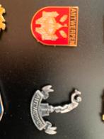 Lot de 2 Pins rétro d'Anvers, Collections, Broches, Pins & Badges, Comme neuf, Enlèvement ou Envoi