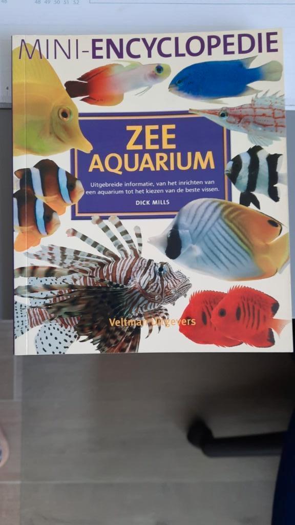 Mini-encyclopedie zee aquarium, Dieren en Toebehoren, Vissen | Aquaria en Toebehoren, Zo goed als nieuw, Overige typen, Ophalen of Verzenden