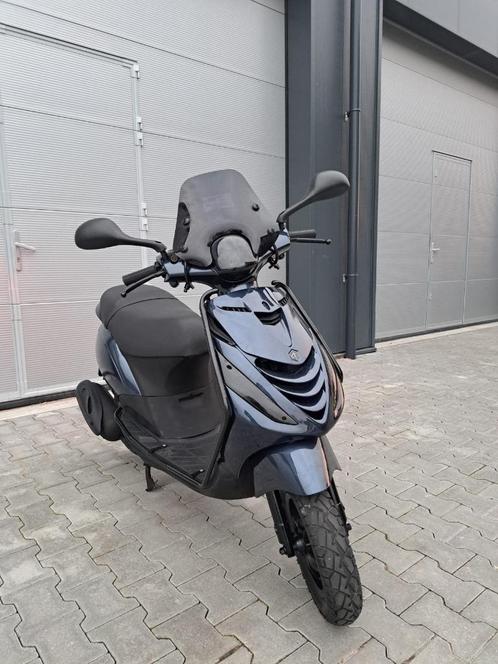 Piaggio Zip 4T Scooter Midnight Blauw (Klasse B 45 km/u), Vélos & Vélomoteurs, Scooters | Kymco, Comme neuf, Autres modèles, Classe B (45 km/h)