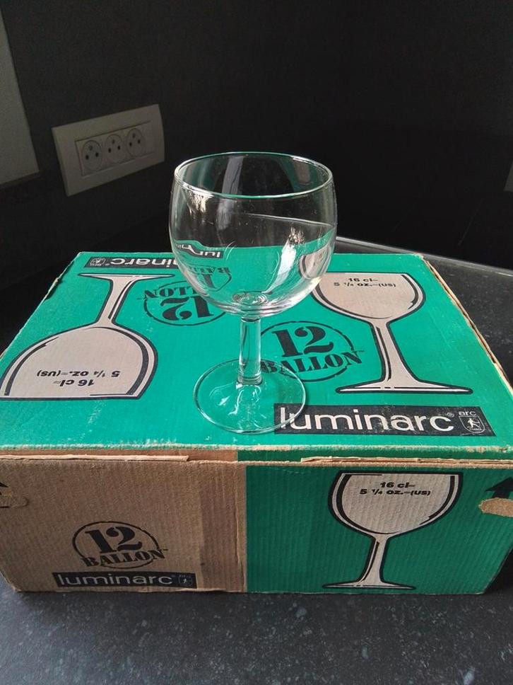 12 Luminarc wijnglazen, Collections, Verres & Petits Verres, Comme neuf, Enlèvement