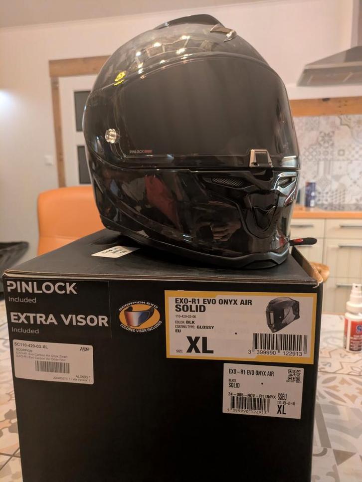 Scorpion EXO-R1 Carbon Air Onyx – Maat XL, Motos, Vêtements | Casques de moto, XL, Enlèvement