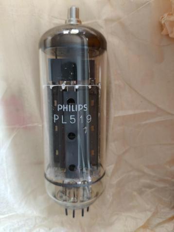 2 stuks Zendbuis Philips pL519 disponible aux enchères