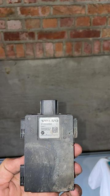 Volvo Control Unit 31665692 – OEM onderdeel beschikbaar voor biedingen