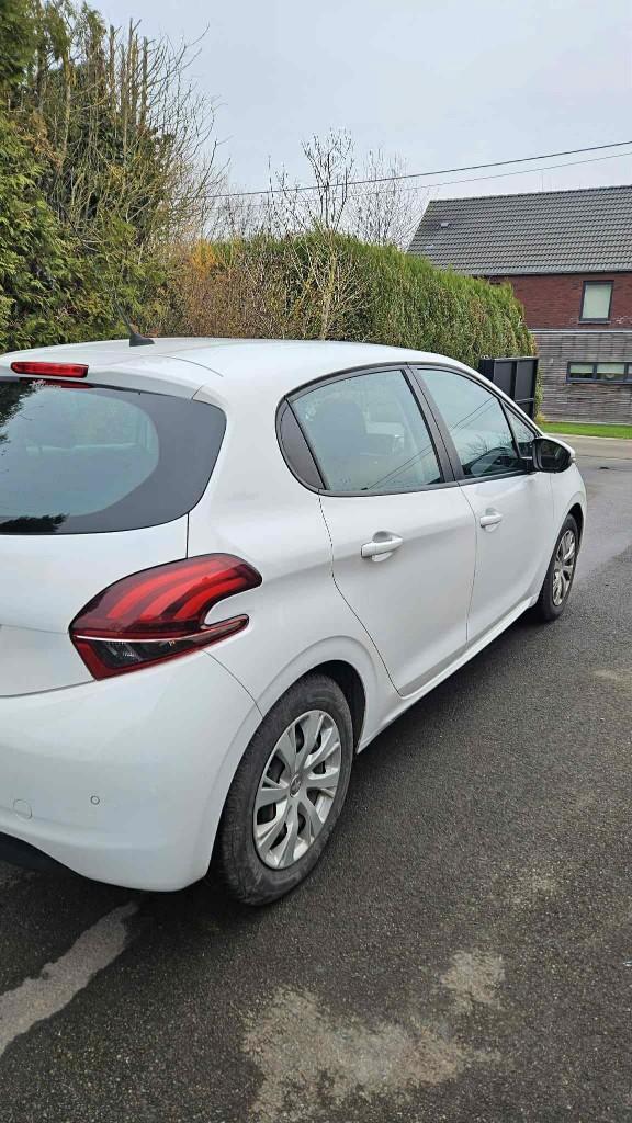 Peugeot 208 1.2 essence - 06/2018 - 126.500 km, Autos, Peugeot, Particulier, Essence, Euro 6, 5 portes, Boîte manuelle, Blanc