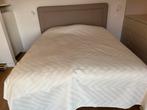 Katoenen bedsprei 2,6x2,6 zandkleurig, Huis en Inrichting, Ophalen of Verzenden, Zo goed als nieuw