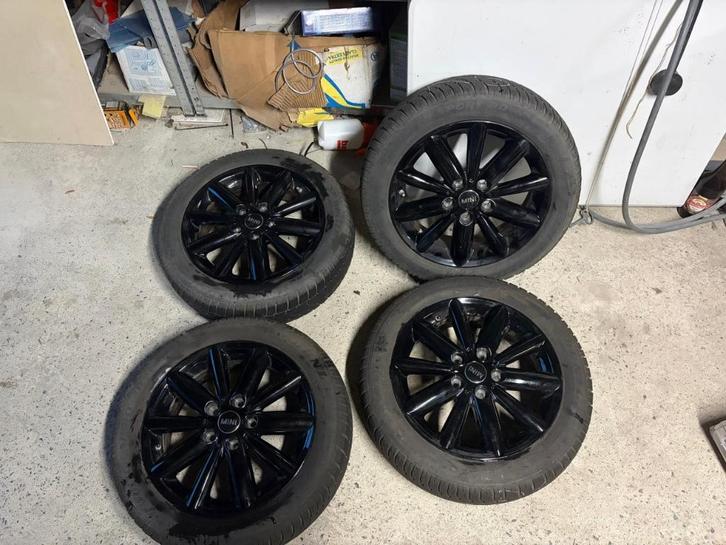4 jantes Mini Cooper 16" noires, Auto-onderdelen, Banden en Velgen, Velg(en), Winterbanden, 16 inch, 175 mm, Personenwagen, Gebruikt