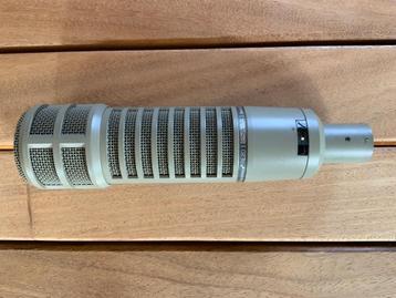 ElectroVoice RE 2O met shockmount