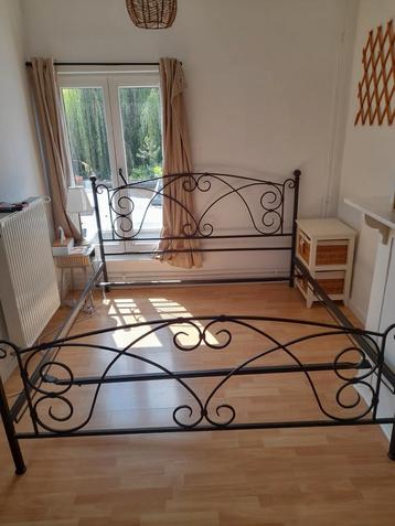 en fonte, belle, antique et très solide de 2oo cm par 180 cm, Enlèvement, Utilisé, 200 cm, 180 cm