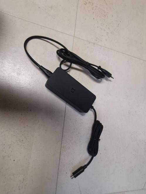 Original charger Xiaomi- Originele oplader Xiaomi- Chargeur, Vélos & Vélomoteurs, Trottinettes, Comme neuf, Step électrique (E-scooter)