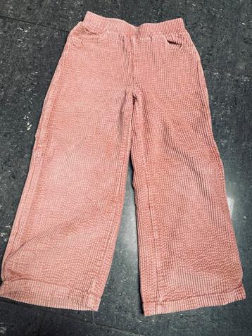 Ribfluwelen broek maat 116 beschikbaar voor biedingen