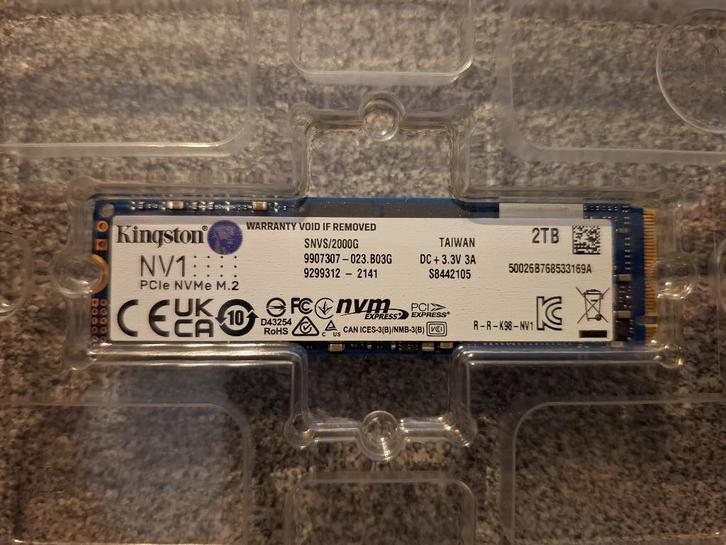 Kingston NV1 NVMe SSD 2TB, Computers en Software, Harde schijven, Zo goed als nieuw, Desktop, Intern, SSD, Overige aansluitingen