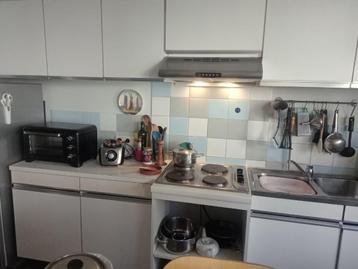 70ies keuken met toebehoren gratis op te halen, Huis en Inrichting, Ophalen, Gebruikt, Wit, Enkelwandige keuken