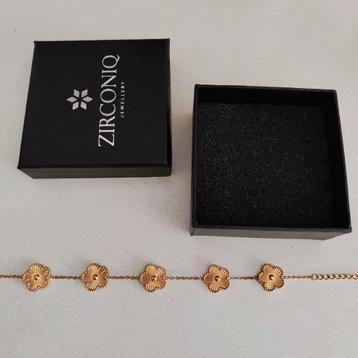 Nieuwe kleine vergulde klaverarmband beschikbaar voor biedingen