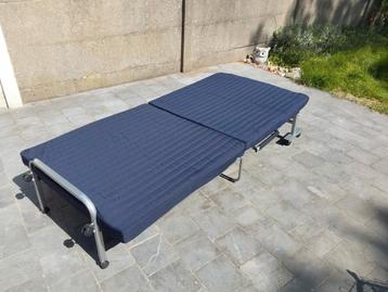 Degelijk éénpersoons zetel/logeerbed, kantelfuncties! Koopje beschikbaar voor biedingen