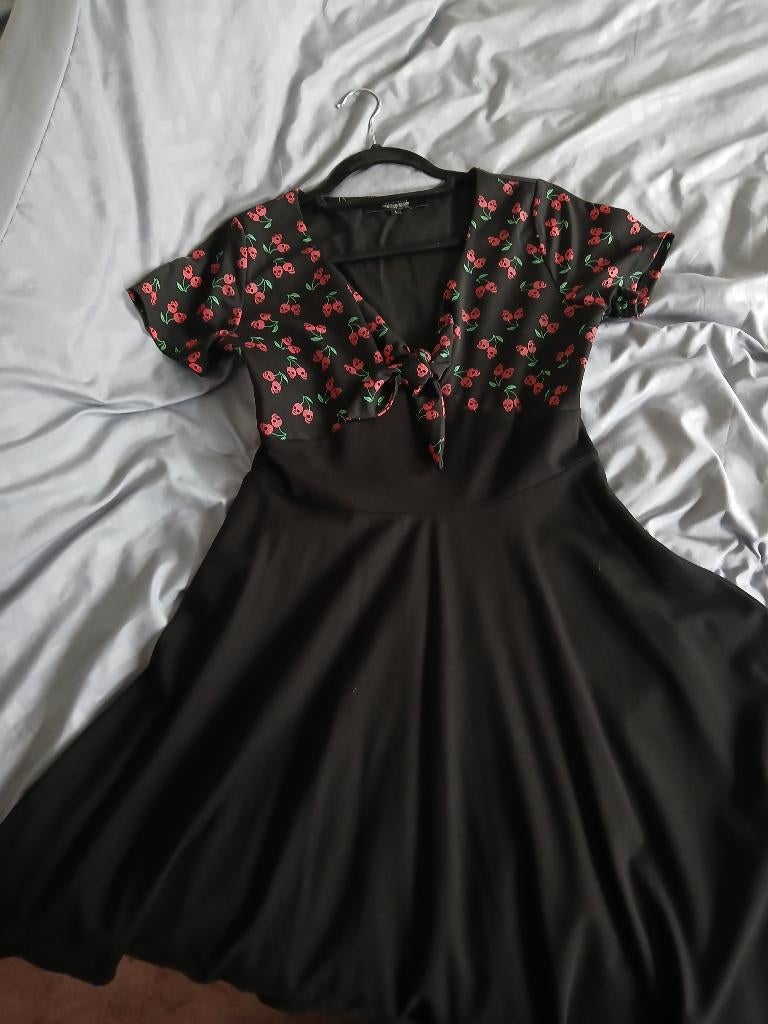 Robe t:L marque ROCK REBEL, Enlèvement ou Envoi, Noir