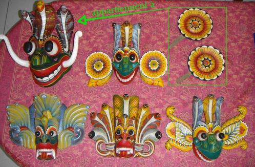 Masque de démon du Sri Lanka Ceylan, bois sculpté polychrome, Antiek en Kunst, Kunst | Beelden en Houtsnijwerken, Ophalen of Verzenden