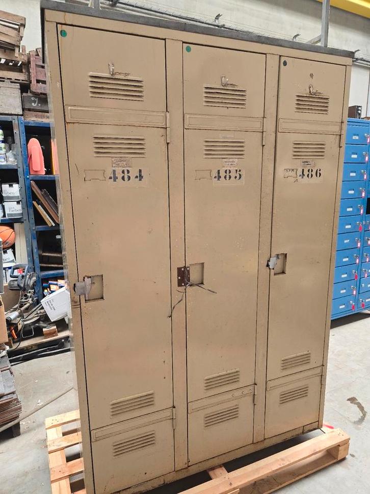 Vintage locker lockerkast industrieel metaal 3 deurs retro, Huis en Inrichting, Kasten | Lockerkasten, Gebruikt, Ophalen