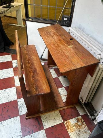 Te koop: Authentieke vintage schoolbank beschikbaar voor biedingen