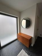 Spiegel met kastje, Ophalen