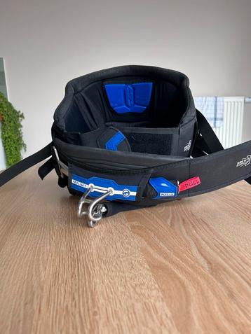 Kitesurf gordel maat S beschikbaar voor biedingen
