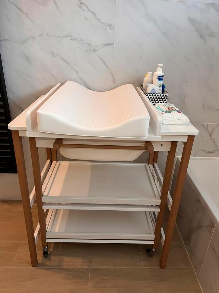 Verzorgingstafel met uitrekbaar bad, Kinderen en Baby's, Badjes en Verzorging, Gebruikt, Overige typen, Overige merken, Ophalen