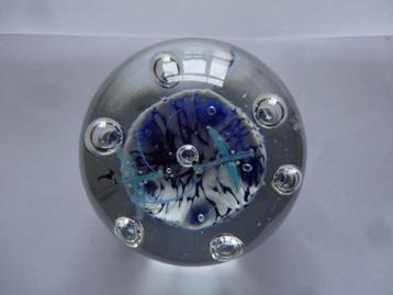 Boule en verre sulfure ancienne motifs oiseaux presse papier