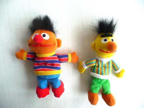 Sesamstraat woordenboek + Bert & Ernie poppen, Boeken, Kinderboeken | Kleuters, Gelezen, Ophalen of Verzenden