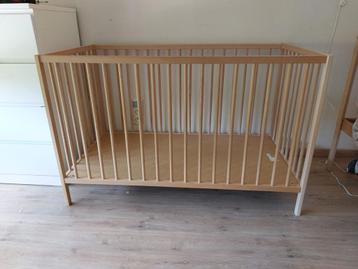 Kinderbedje te koop zeer goede staat beschikbaar voor biedingen