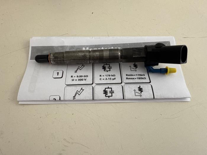 Injecteur (diesel) d'un Mercedes Vito, Autos : Pièces & Accessoires, Systèmes à carburant, Mercedes-Benz, Utilisé, 3 mois de garantie