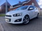 CHEVROLET AVEO 1.4i ESSENCE 2012, 5 places, 1398 cm³, Tissu, Carnet d'entretien