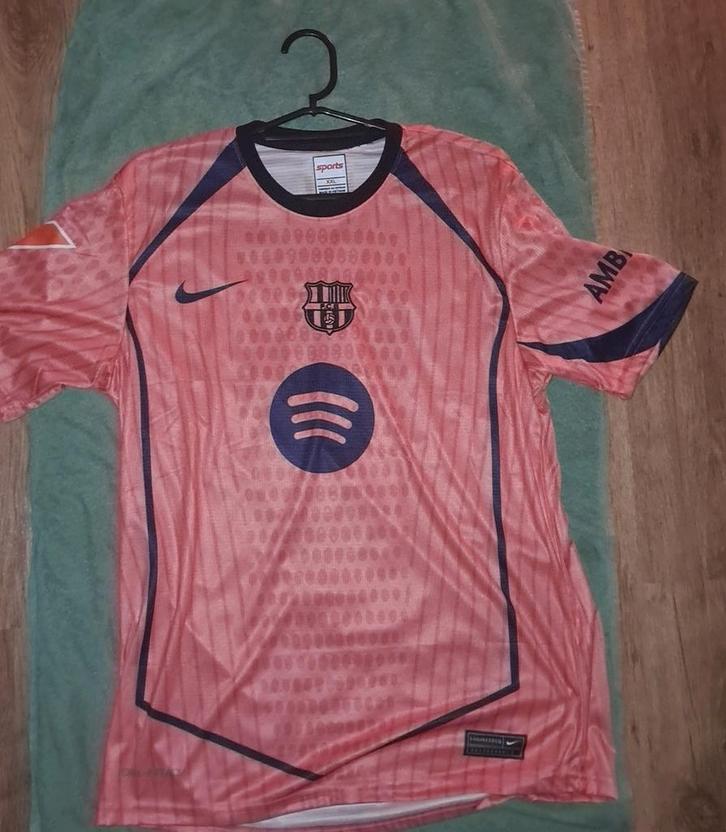 Lamine Yamal FC Barcelona 2025‑26 trui — maat L, nieuwstaat, Kleding | Heren, Sportkleding, Nieuw, Voetbal, Maat 52/54 (L), Roze