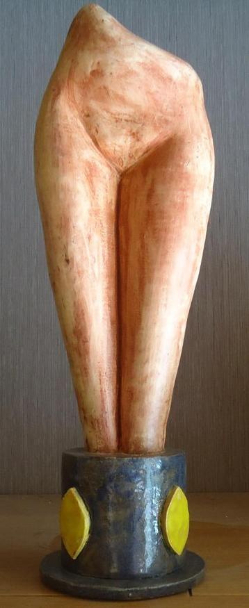 Mooi, groot abstract beeld- torso beschikbaar voor biedingen