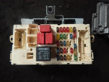 Boîte à fusibles d'un Fiat Stilo, Enlèvement ou Envoi, 3 mois de garantie, Utilisé, Fiat