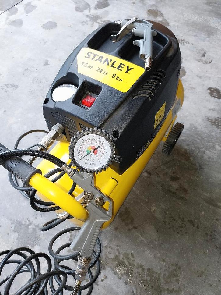 Compressor olievrij, Doe-het-zelf en Bouw, Compressors, Zo goed als nieuw, 6 tot 10 bar, Minder dan 25 liter, Minder dan 200 liter/min