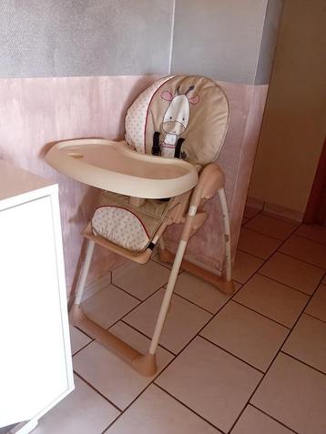 chaise haute bébé + siège relax adaptable beschikbaar voor biedingen